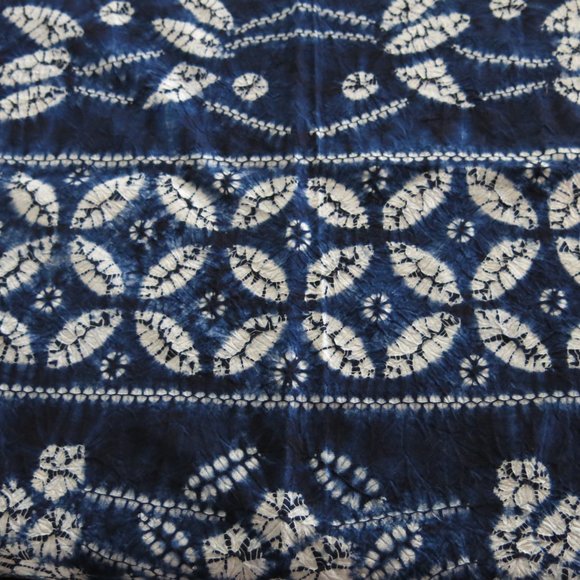 Hand Dyed 100% Cotton Indigo Shibori Technique Floral Pattern Large Tablecloth - Picture 6 of 16